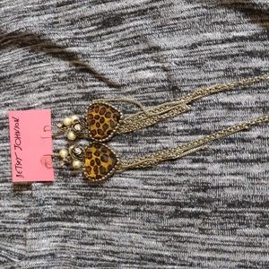 💐NWT Vintage Y2K Betsey Johnson Leopard Heart Earrings!💐